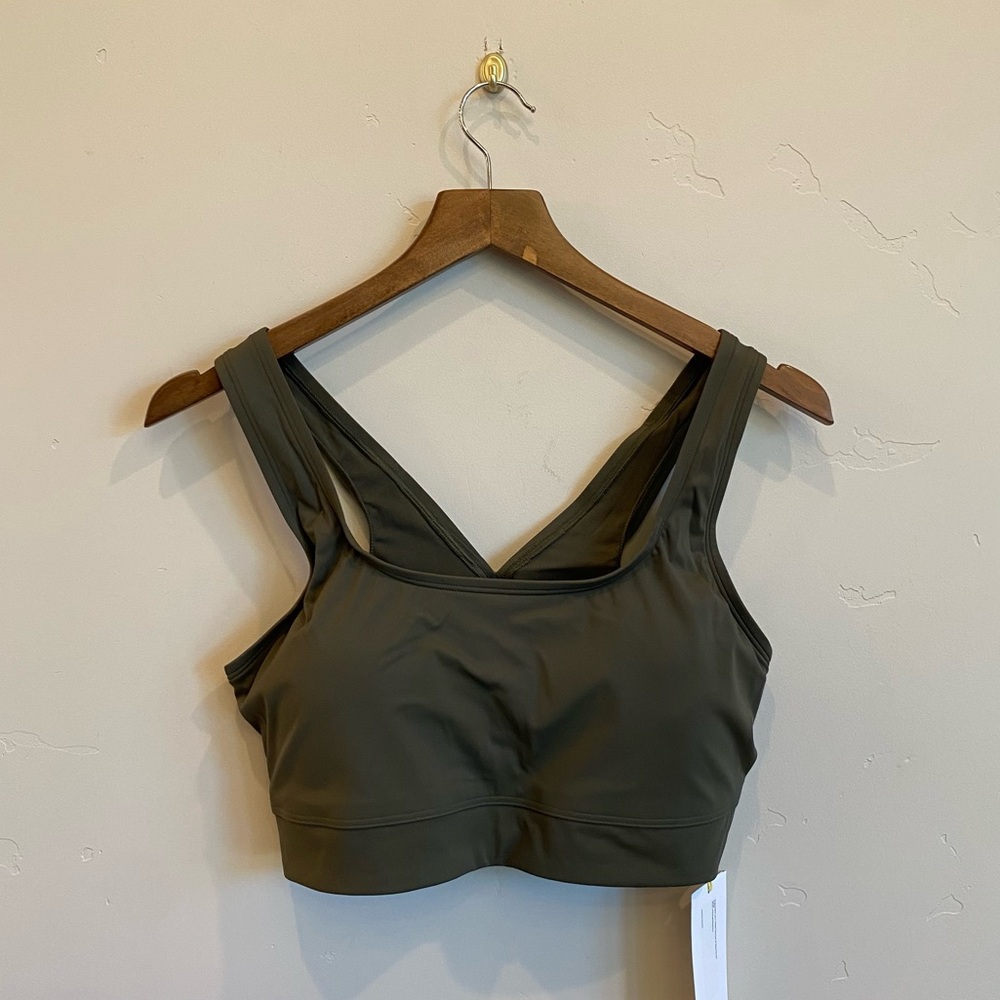 H&M Dark Olive Hunter Green Move Medium Support Removable Pads Sports Bra